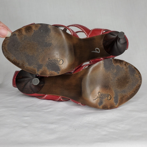 28) CAROLS SANTANA Red Prodigy Strappy Twisted Wood Heels Sz. 9 - Picture 6 of 7